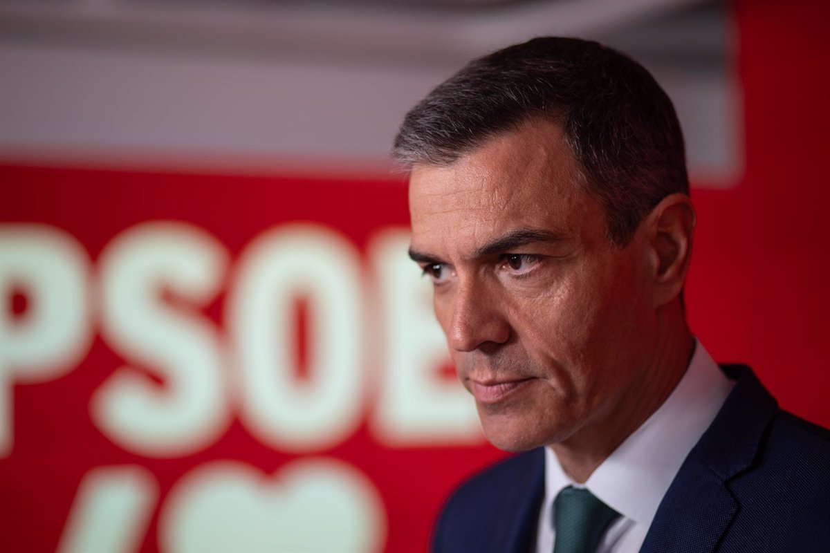 Sánchez envía una carta a la militancia en la que denuncia una operación de